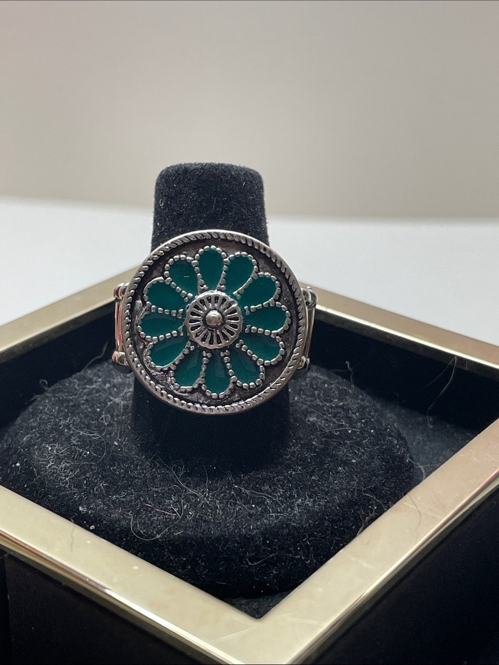 paparazzi Teal Floral Medallion Ring - Women Jewelry